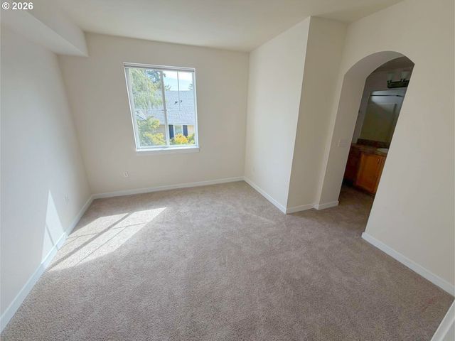 8329 Sw 24TH Ave, Portland, OR 97219
