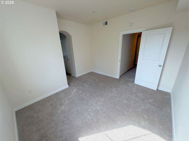 8329 Sw 24TH Ave, Portland, OR 97219