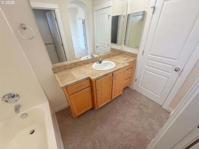 8329 Sw 24TH Ave, Portland, OR 97219