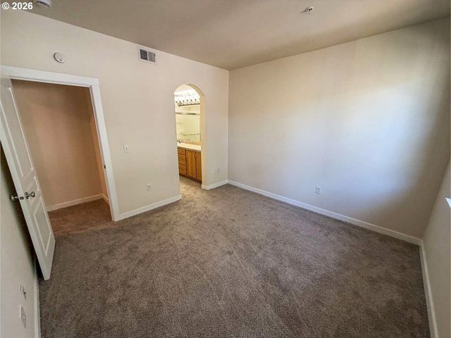 8329 Sw 24TH Ave, Portland, OR 97219