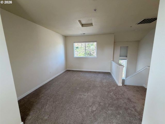 8329 Sw 24TH Ave, Portland, OR 97219