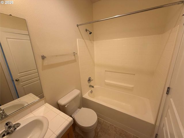 8329 Sw 24TH Ave, Portland, OR 97219
