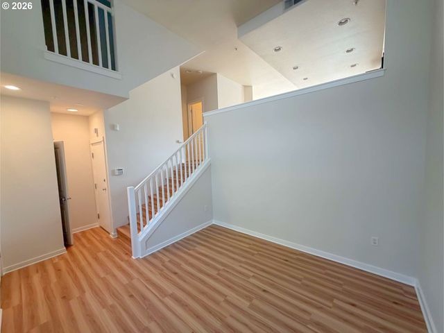 8329 Sw 24TH Ave, Portland, OR 97219