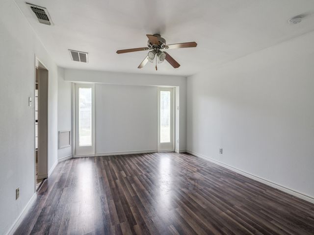 224 Iberis Drive, Arlington, TX 76018