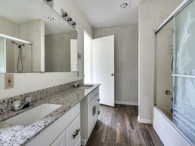 224 Iberis Drive, Arlington, TX 76018