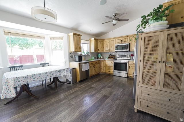 18 E 580 N, Santaquin, UT 84655