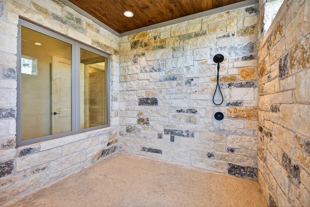 1011 Moss Downs, Granite Shoals, TX 78654