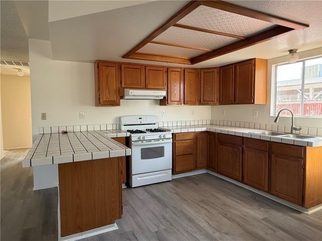 1676 Dean Drive, Bullhead City, AZ 86442