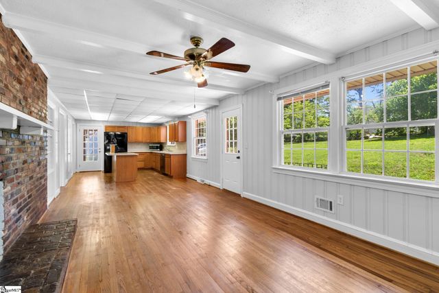 2821 Poinsett Highway, Greenville, SC 29609