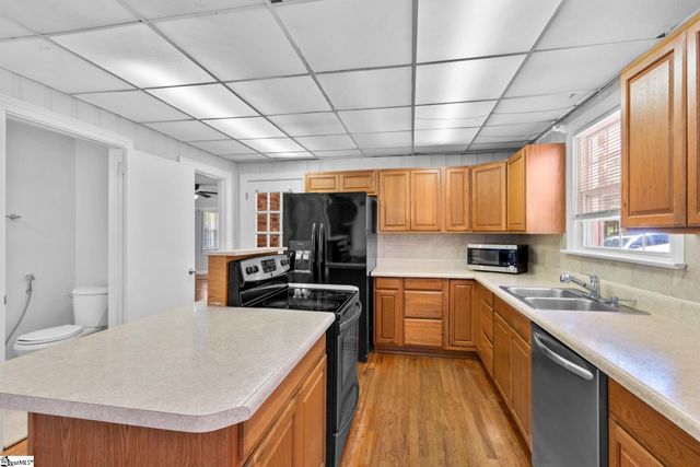 2821 Poinsett Highway, Greenville, SC 29609