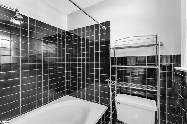 2821 Poinsett Highway, Greenville, SC 29609