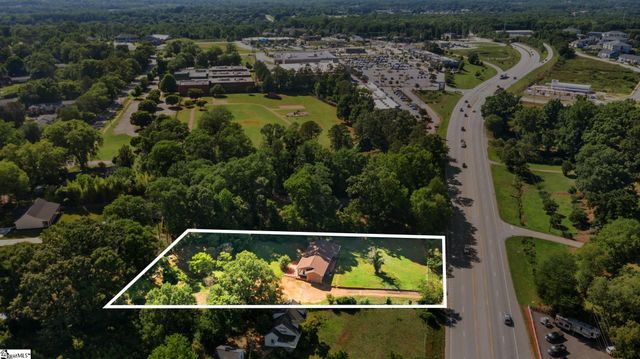 2821 Poinsett Highway, Greenville, SC 29609