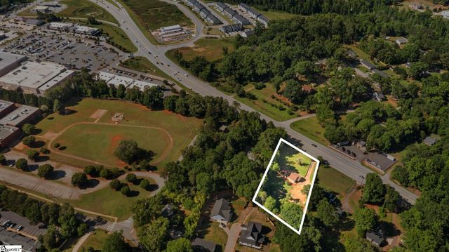 2821 Poinsett Highway, Greenville, SC 29609