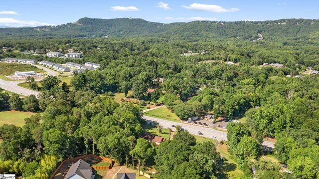 2821 Poinsett Highway, Greenville, SC 29609