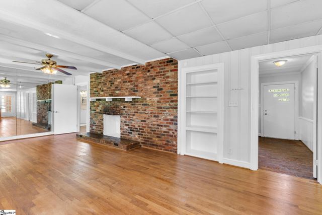 2821 Poinsett Highway, Greenville, SC 29609
