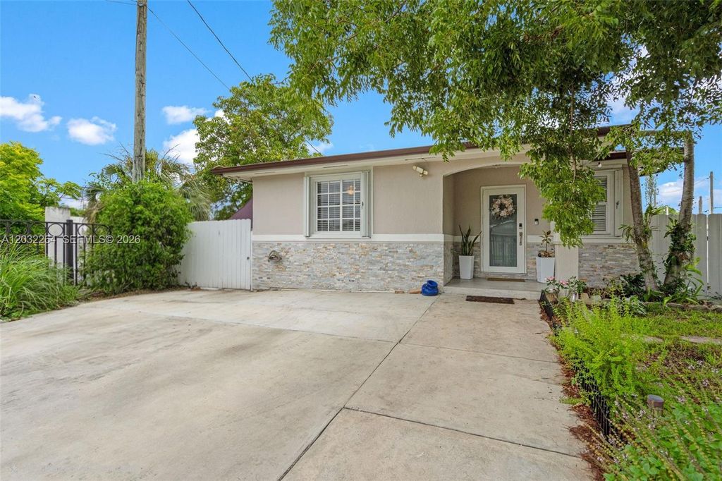 1430 NW 5th Avenue, Florida City, FL 33034