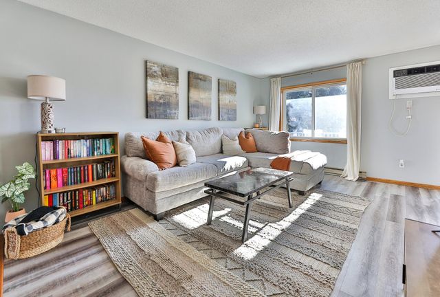 46 Fremont Drive S, Fargo, ND 58103