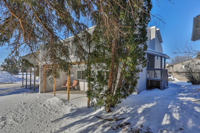 46 Fremont Drive S, Fargo, ND 58103