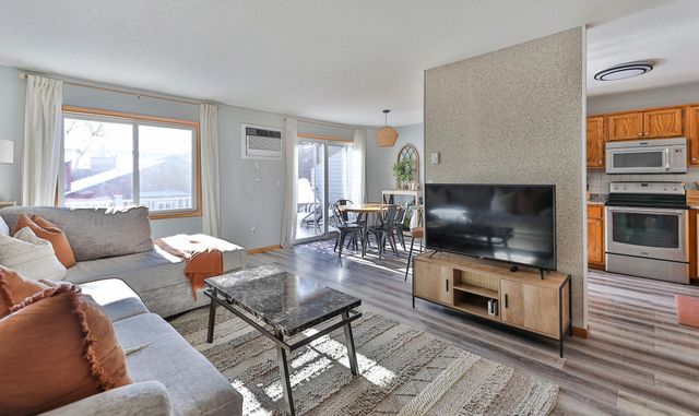 46 Fremont Drive S, Fargo, ND 58103