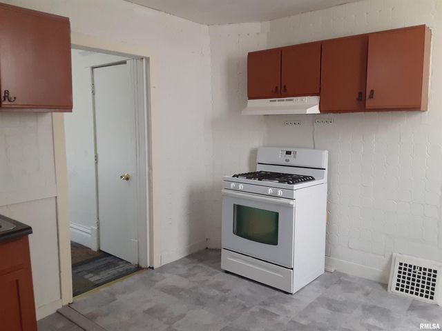 1214 W HOWETT Street, Peoria, IL 61605