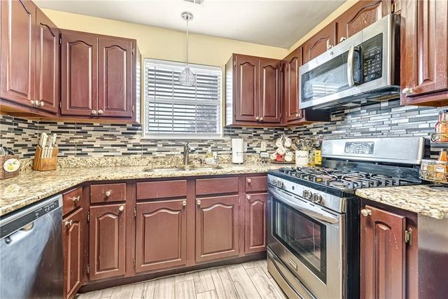 122 S Bailey Street, Lowell, AR 72745