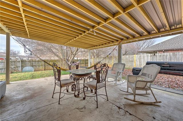 122 S Bailey Street, Lowell, AR 72745