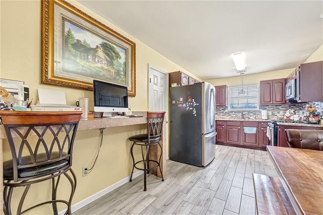 122 S Bailey Street, Lowell, AR 72745