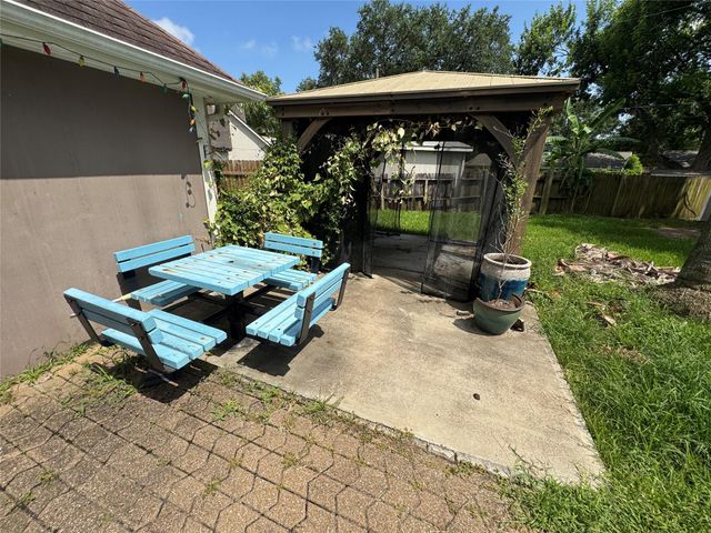 4514 Beechcraft Street, Seabrook, TX 77586
