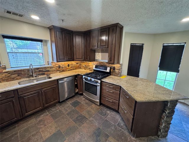 4514 Beechcraft Street, Seabrook, TX 77586