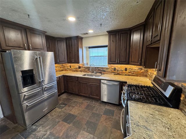 4514 Beechcraft Street, Seabrook, TX 77586