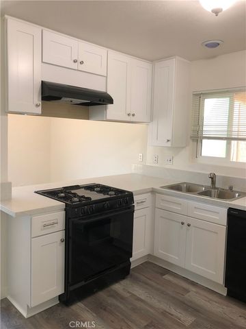 17011 Sims Lane 4, Huntington Beach, CA 92649