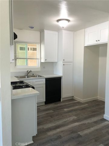 17011 Sims Lane 4, Huntington Beach, CA 92649