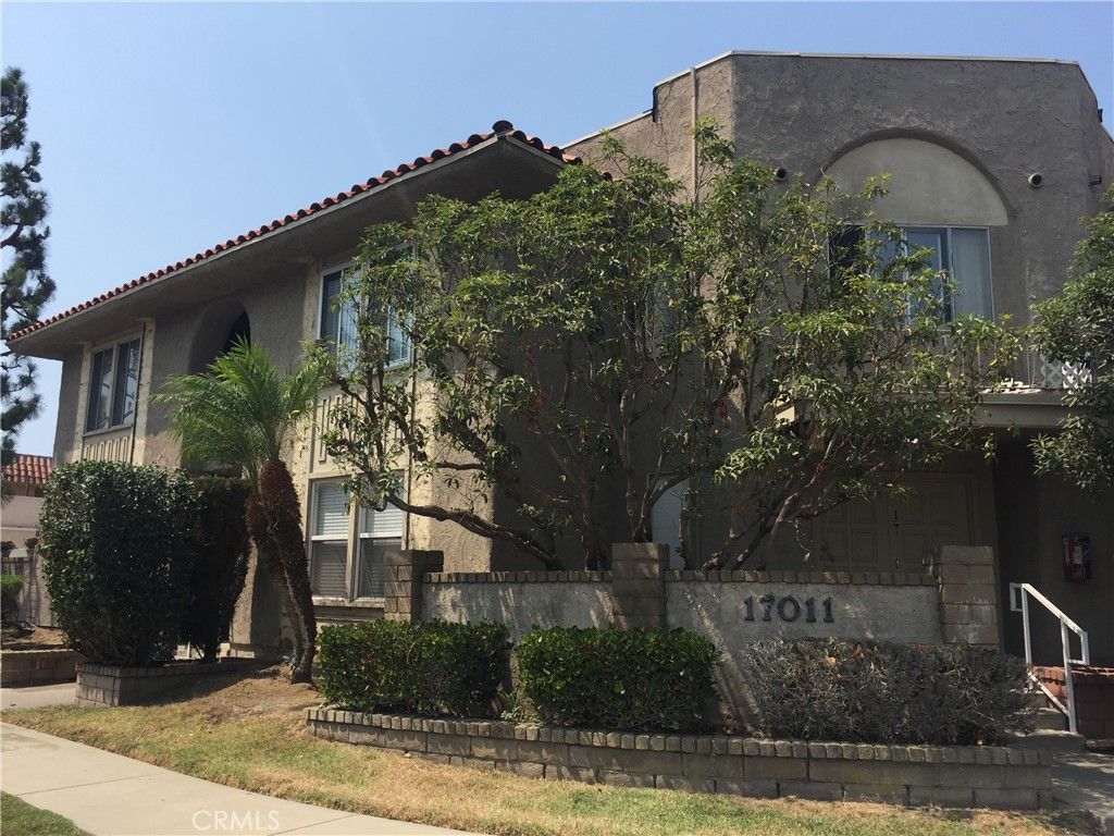 17011 Sims Lane 4, Huntington Beach, CA 92649