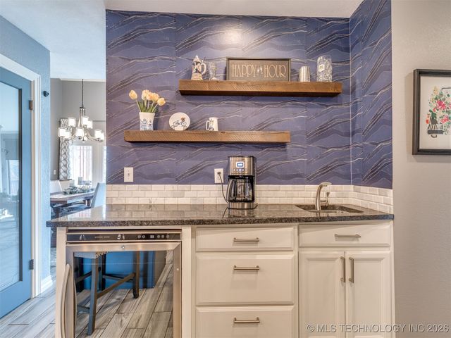 3314 E 68th Street 11, Tulsa, OK 74136