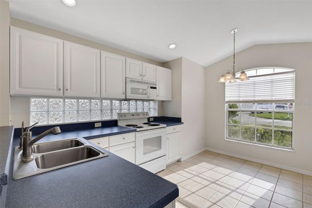 102 CANARY ISLAND CIRCLE, Davenport, FL 33837