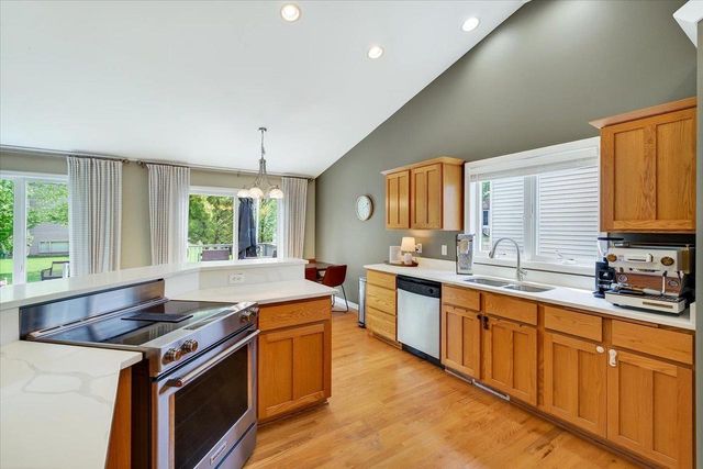 9423 White Fox Lane, Middleton, WI 53562