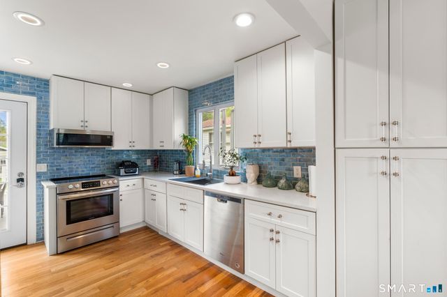 141 Rood Avenue, Windsor, CT 06095