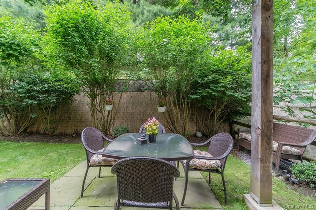 170 Birchwood Close, Chappaqua, NY 10514
