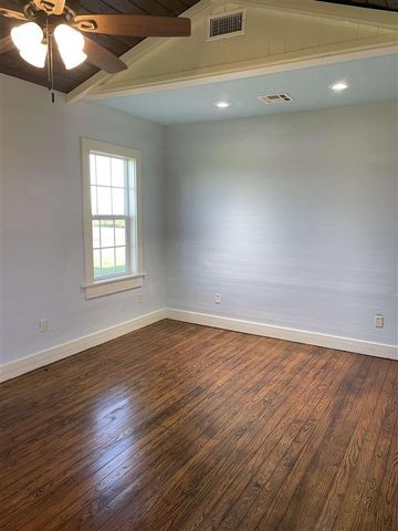 4858 Harris Road, Iowa, LA 70647