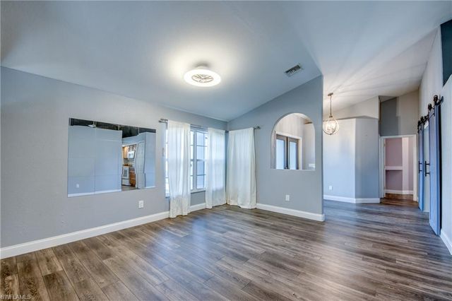 823 SW 10th ST, Cape Coral, FL 33991