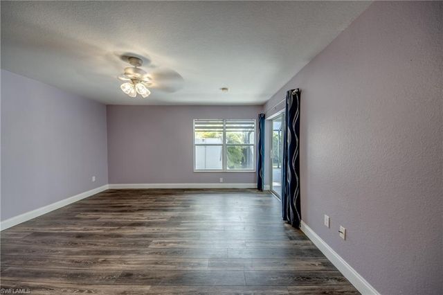 823 SW 10th ST, Cape Coral, FL 33991