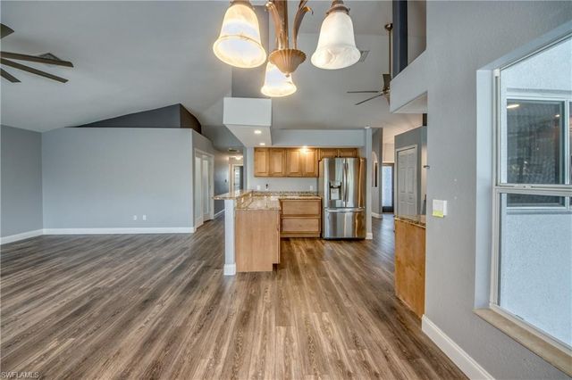 823 SW 10th ST, Cape Coral, FL 33991