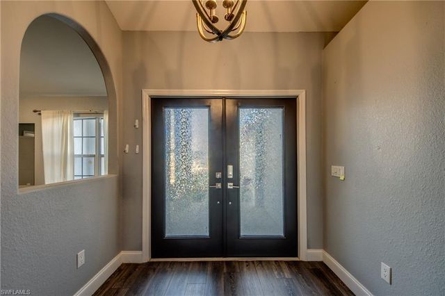 823 SW 10th ST, Cape Coral, FL 33991