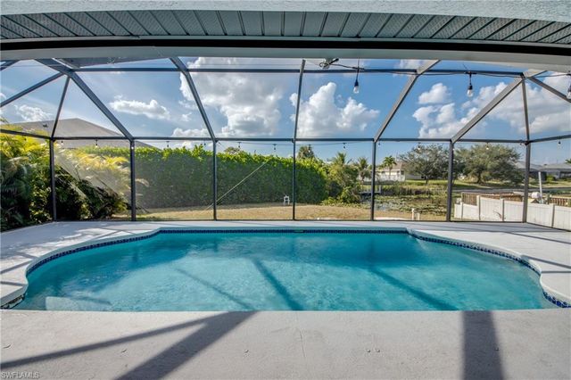 823 SW 10th ST, Cape Coral, FL 33991