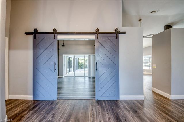 823 SW 10th ST, Cape Coral, FL 33991