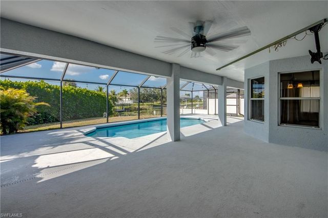 823 SW 10th ST, Cape Coral, FL 33991