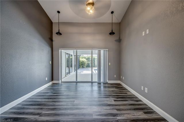 823 SW 10th ST, Cape Coral, FL 33991