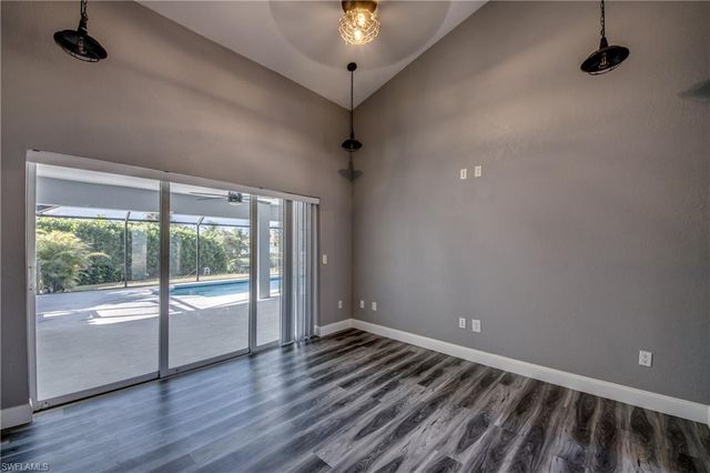 823 SW 10th ST, Cape Coral, FL 33991