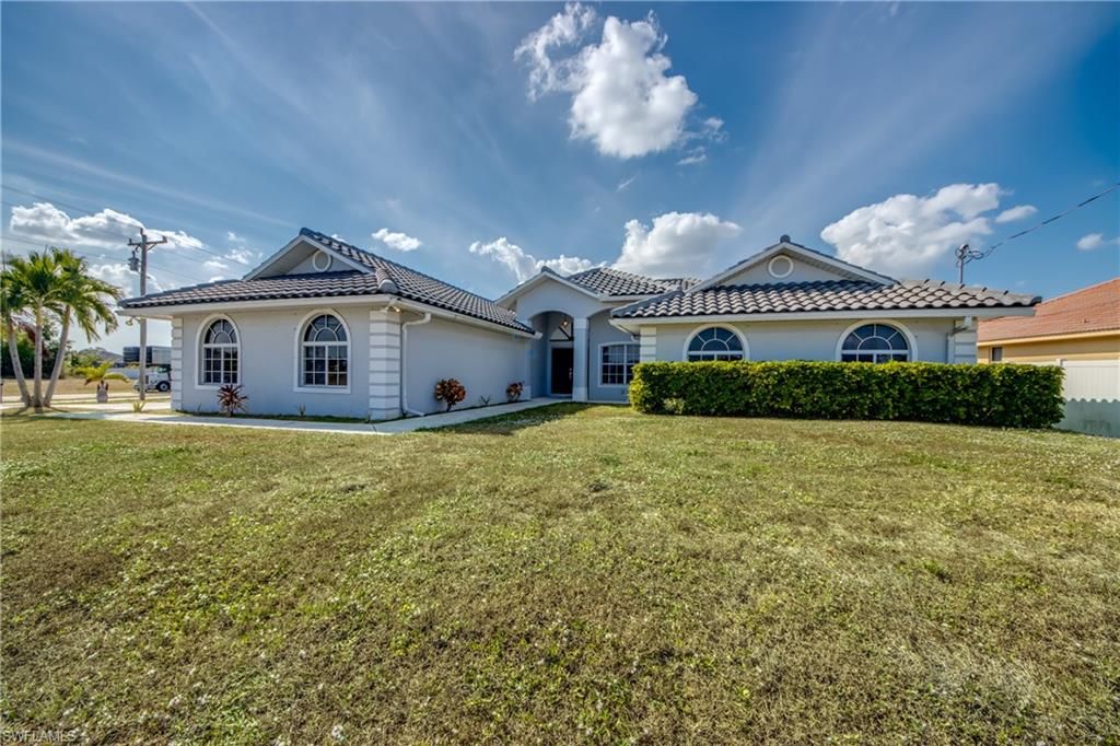 823 SW 10th ST, CAPE CORAL, FL 33991 — photo 2