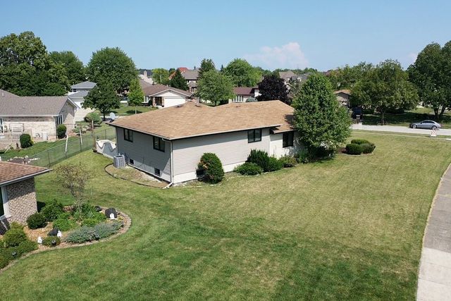 8818 Lori Lane, Orland Park, IL 60462